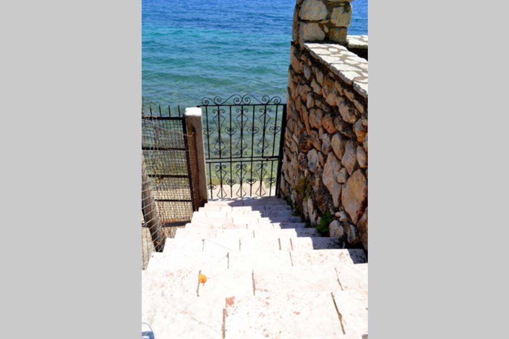 Villa Violeta Lefkada Nidhrion Exteriör bild